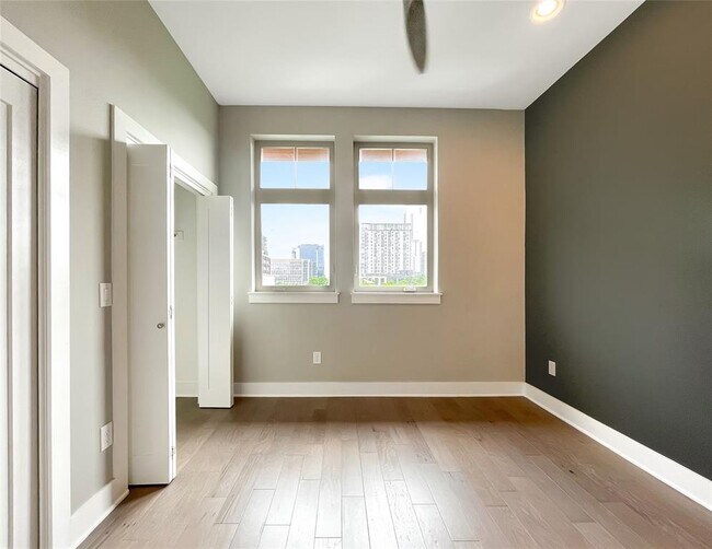 Building Photo - 908 Nueces St