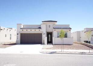 Building Photo - 13368 Emerald Glass Dr