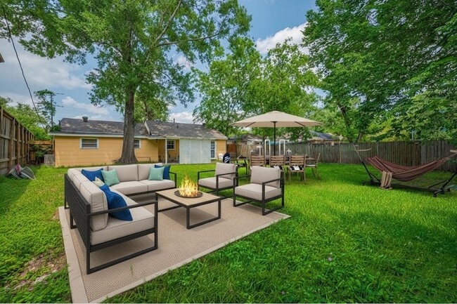 Building Photo - 5513 Fairdale Ln