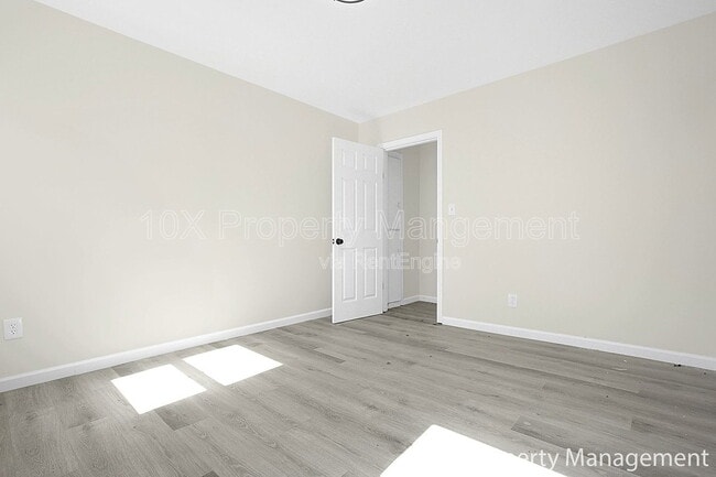 Building Photo - 685 S Wheatland Ave