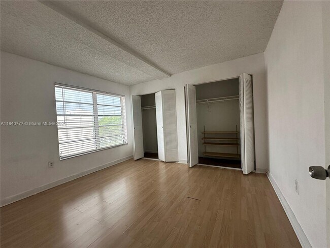 Building Photo - 399 NW 72nd Ave