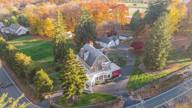 Building Photo - 64 Montebello Rd