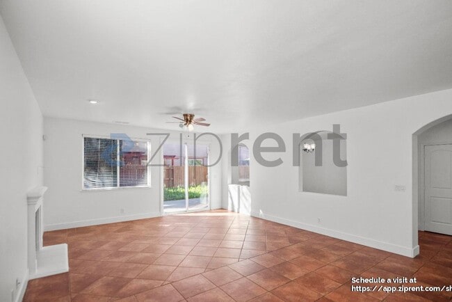 Building Photo - 207 Barcelona Dr