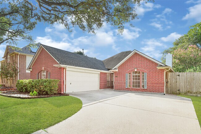 Building Photo - 23223 Diamond Knoll Ct