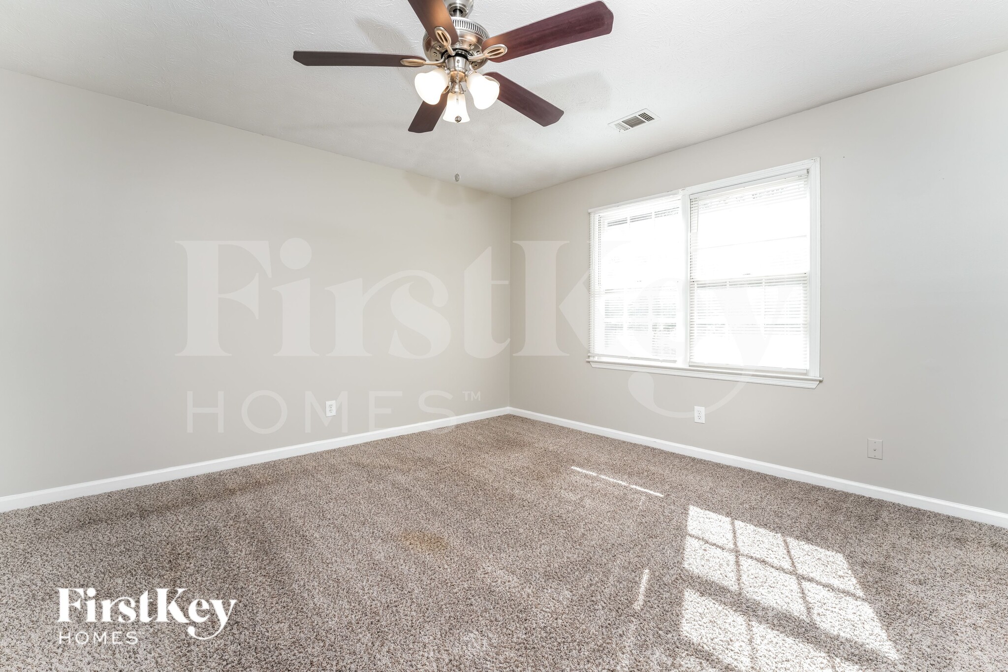 Building Photo - 3724 Red Rose Ct