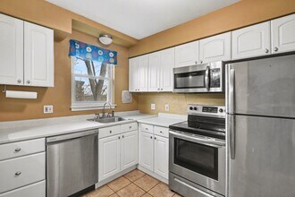 Building Photo - 333 Lacey Ave