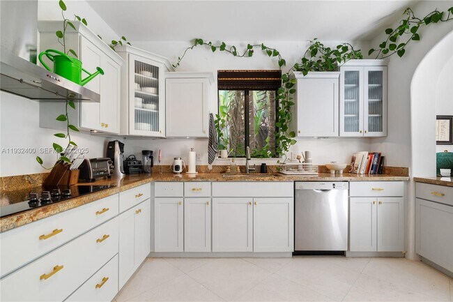 Building Photo - 2489 Meridian Ave