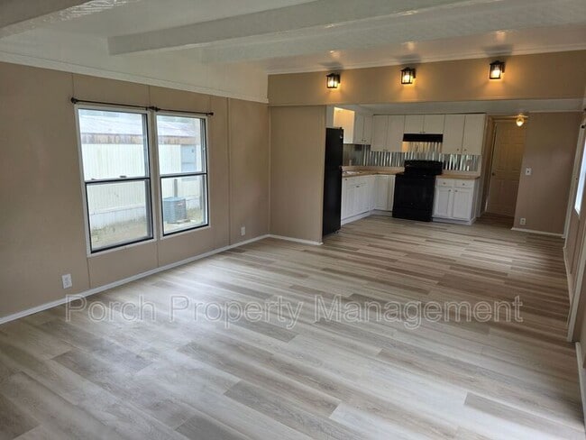 Building Photo - 1207 Mills Ave