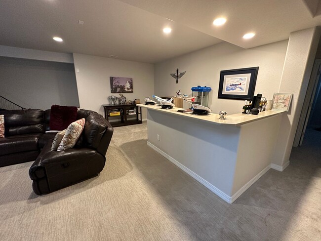 Building Photo - STUNNING HOME IN FLYING HORSE! CLOSE TO PO...