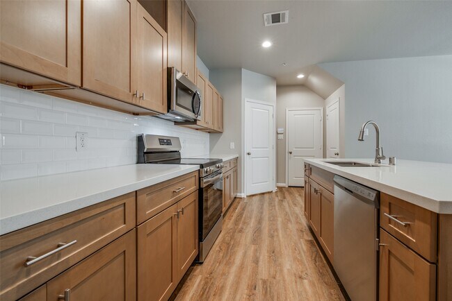 Building Photo - 107 Pk Pl Cir