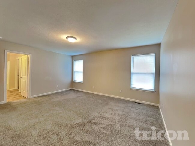 Building Photo - 906 W Clinton St