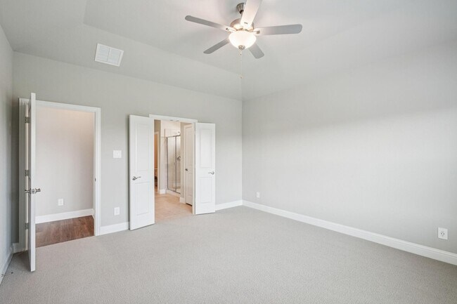 Building Photo - 714 London Town Ln