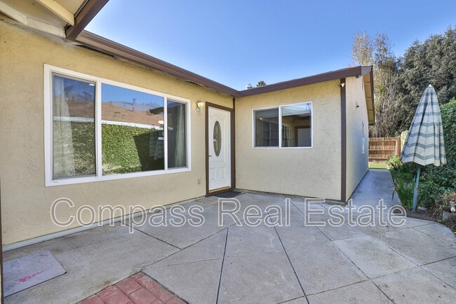 Building Photo - 31101 Fredi St