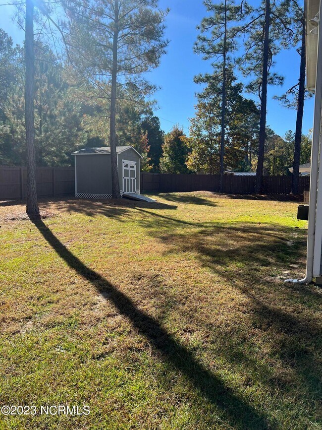 Building Photo - 412 Palisades Dr