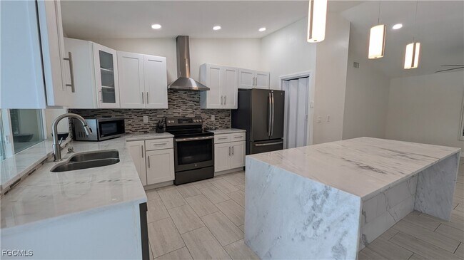 Building Photo - 1254 NW 37th Pl
