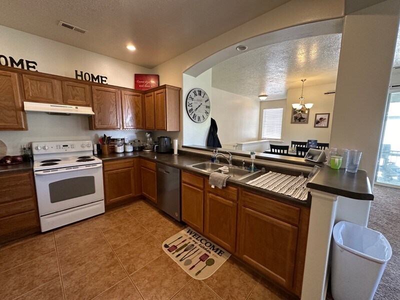 Building Photo - 1655 W 3180 N