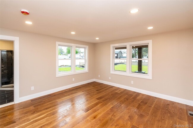 Building Photo - 4407 Albany Post Rd