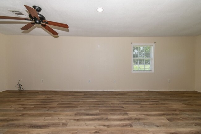Building Photo - 195 FM 1564