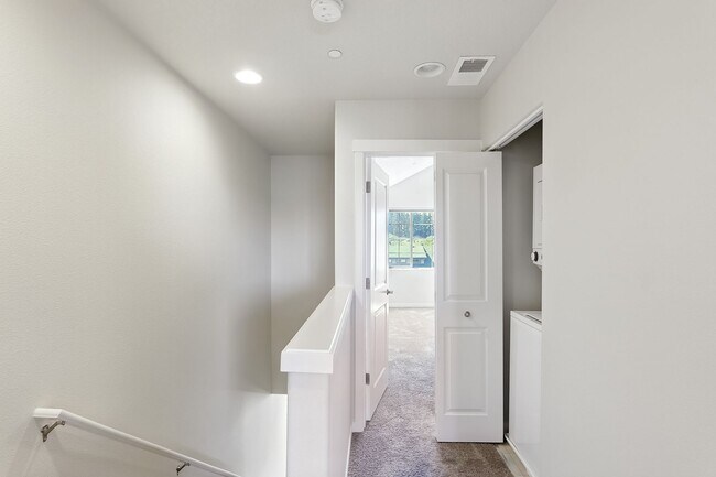 Building Photo - Beautiful 2-Bedroom, 2.5-Bath Townhome wit...