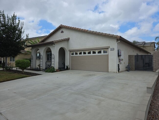 Primary Photo - Beautiful Solar Home in Jurupa Valley Available Now!