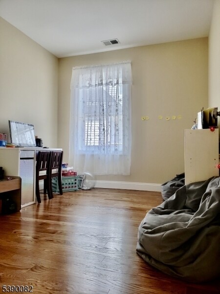 Building Photo - 57 Elm St