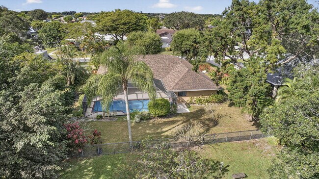 Building Photo - 1776 The 12th Fairway