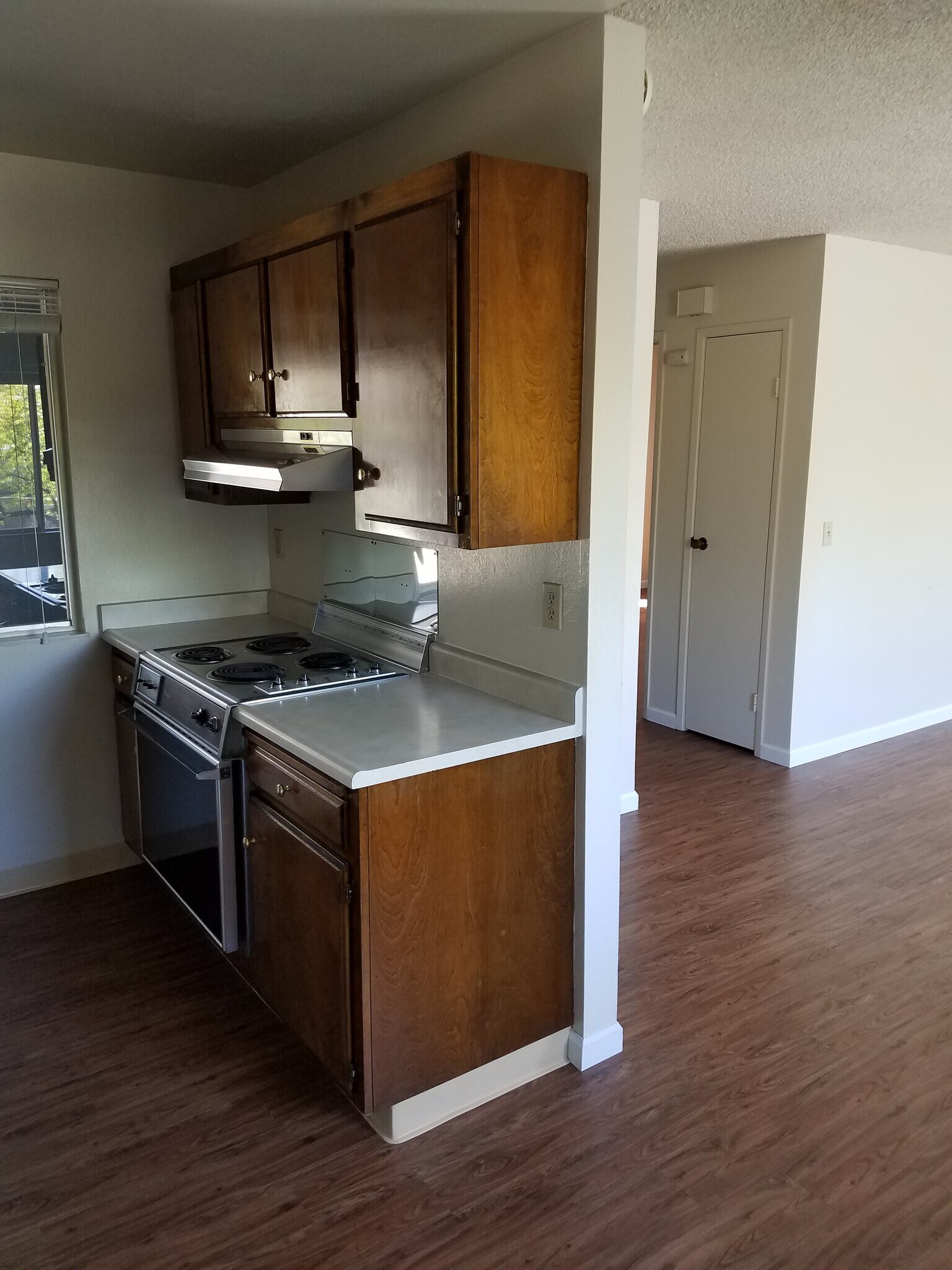 Building Photo - 834 Carlita Cir