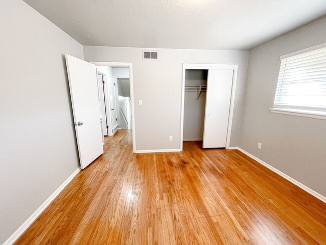 Building Photo - 3 Bed/1.5 Bath/2 car garage home in Midwest City.