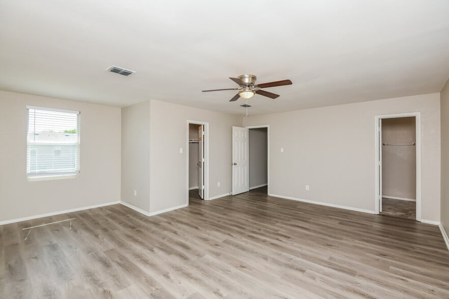 Building Photo - 1429 Blazing Star Trail