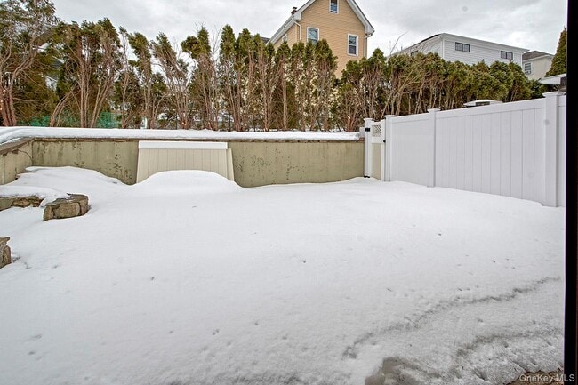 Building Photo - 228 Lincoln Ave