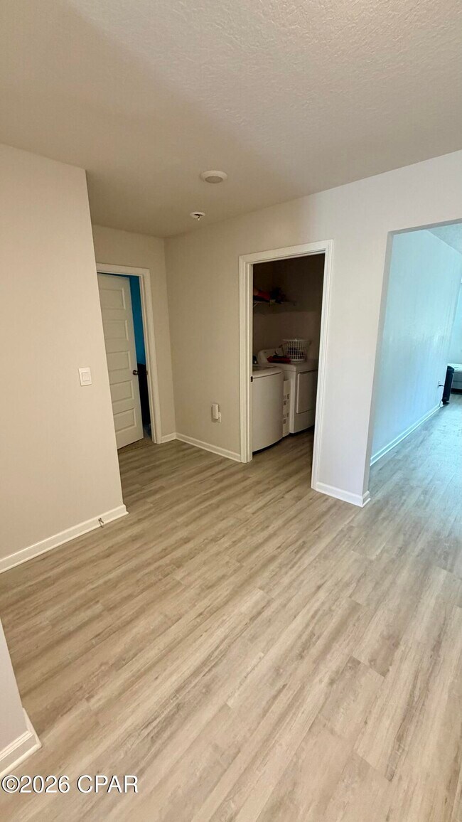 Building Photo - 250 Boggy Crk Wy