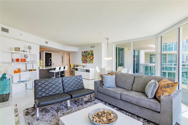 Building Photo - 150 Sunny Isles Blvd