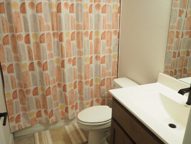 Building Photo - 4 Bed 4.5 Bath in Argyle