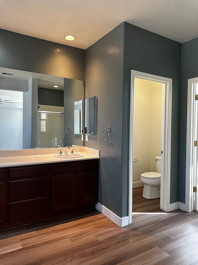 Building Photo - $1497.50 off first full months rent