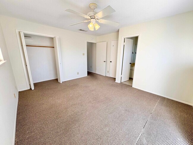 Building Photo - 601 Free Rein