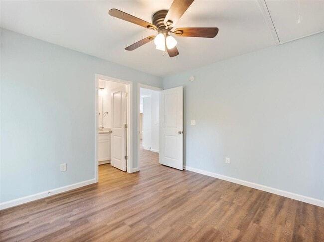Building Photo - 8083 Beachwood Dr