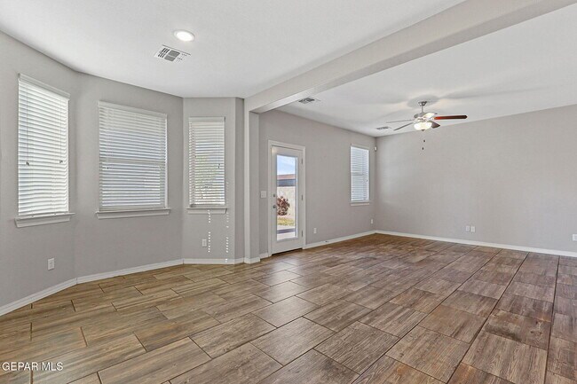 Building Photo - 229 Gonzalo Cir