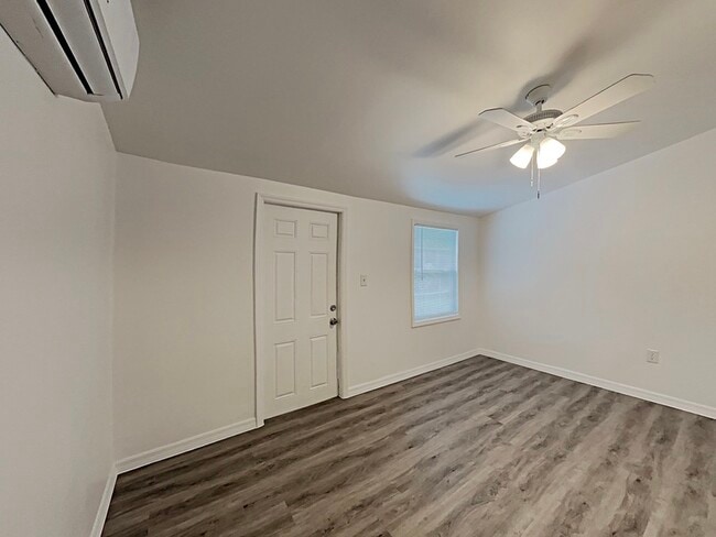 Building Photo - 630 N Halifax Ave