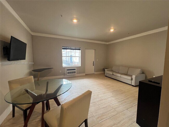 Building Photo - 1330 Pennsylvania Ave