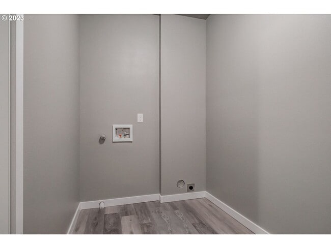 Building Photo - 1-Bedroom 1 Bath Apartment