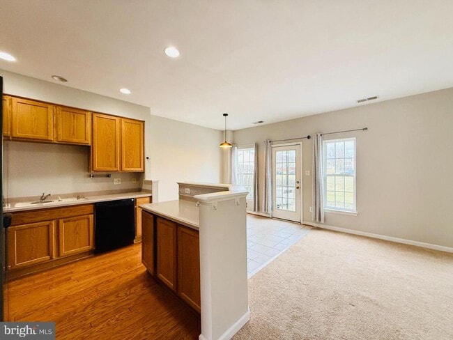 Building Photo - 47 Peppermint Dr