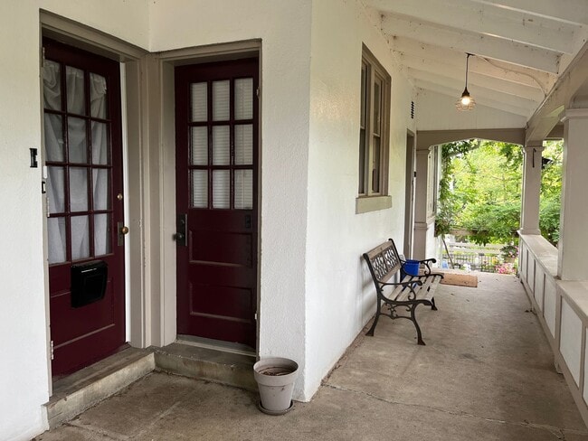 Building Photo - 2110 Walnut St