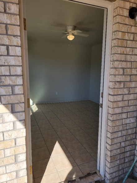 Building Photo - 134 Private Rd