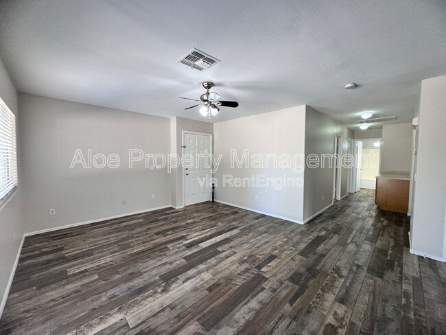 Building Photo - 9138 W Ross Ave