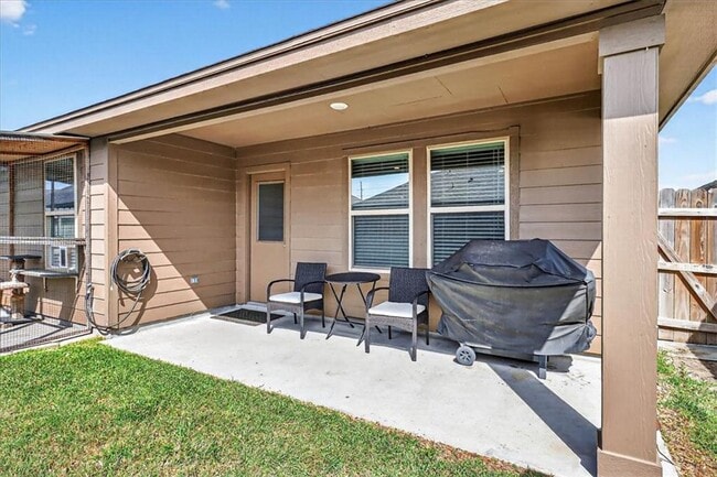 Building Photo - 2322 Sky Crest Dr