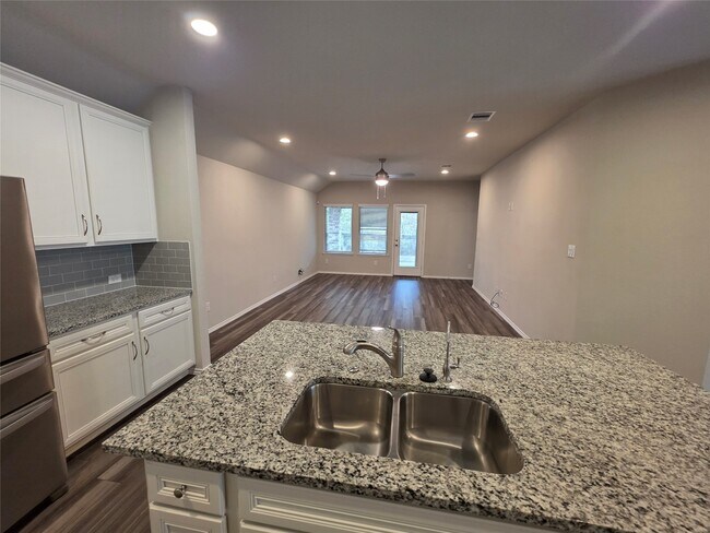 Building Photo - 9257 Inland Leather Ln