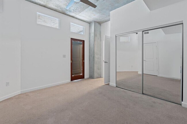 Building Photo - 360 Nueces St