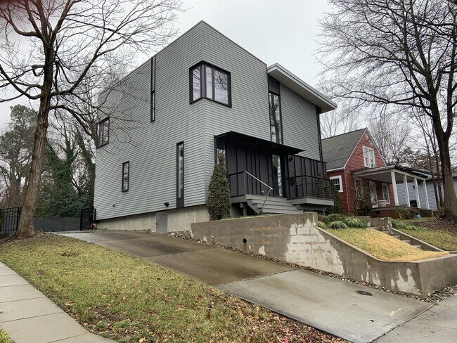 Building Photo - 558 New Bern Ave