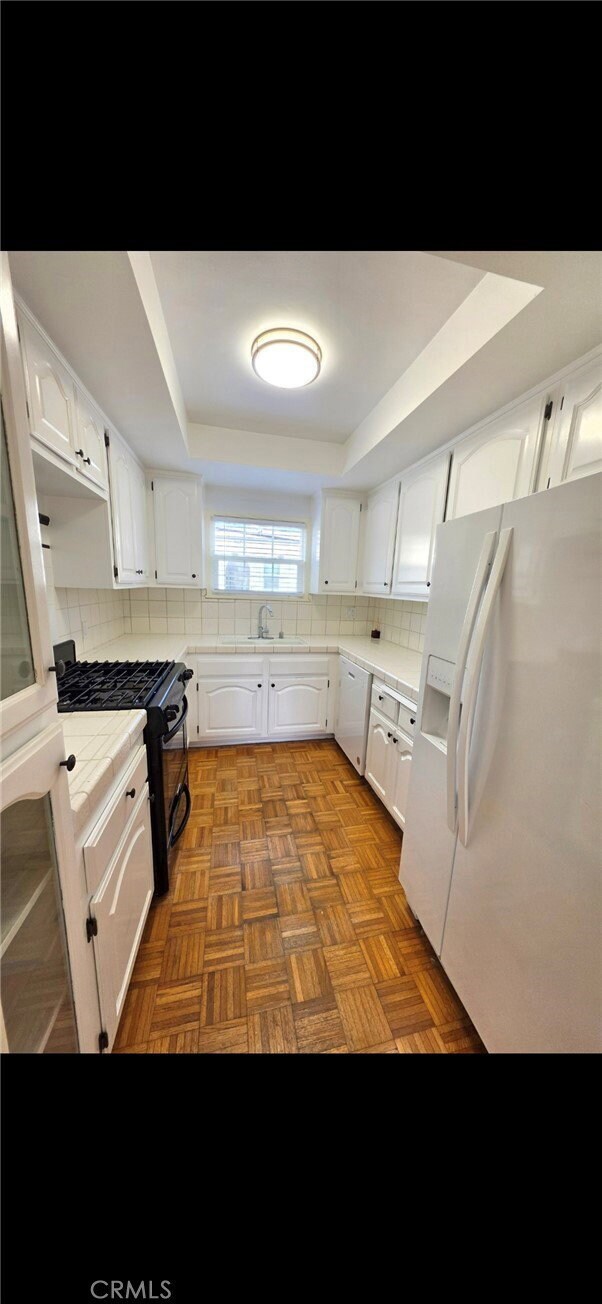 Building Photo - 135 1/2 Canon Drive, Beverly Hills, CA 90212 - 2 BR 2 BA house