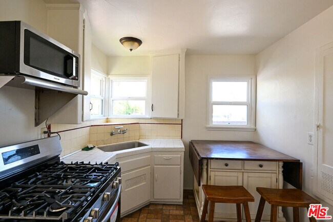 Building Photo - 4430 W 134th St